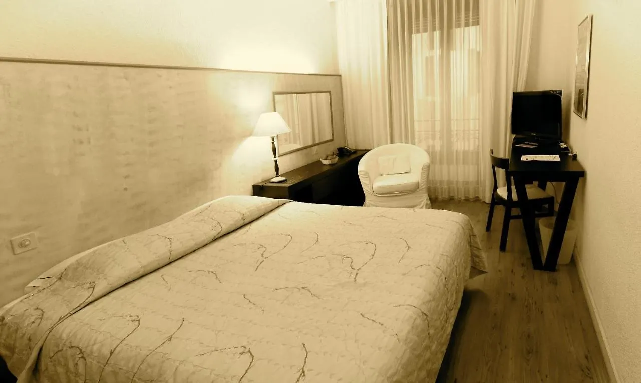 Hotel Les Arcades Geneva 2*,