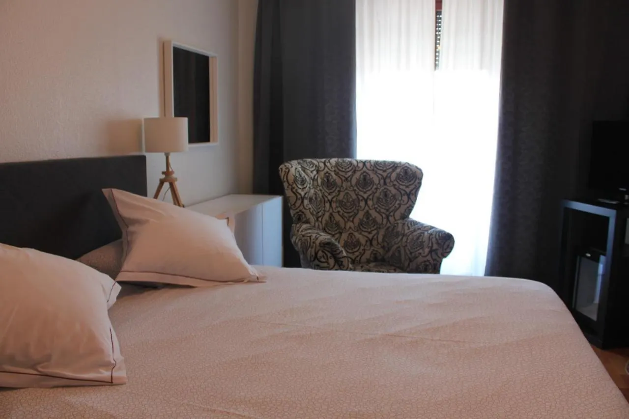 Hotel Les Arcades Geneva 2*,  Switzerland
