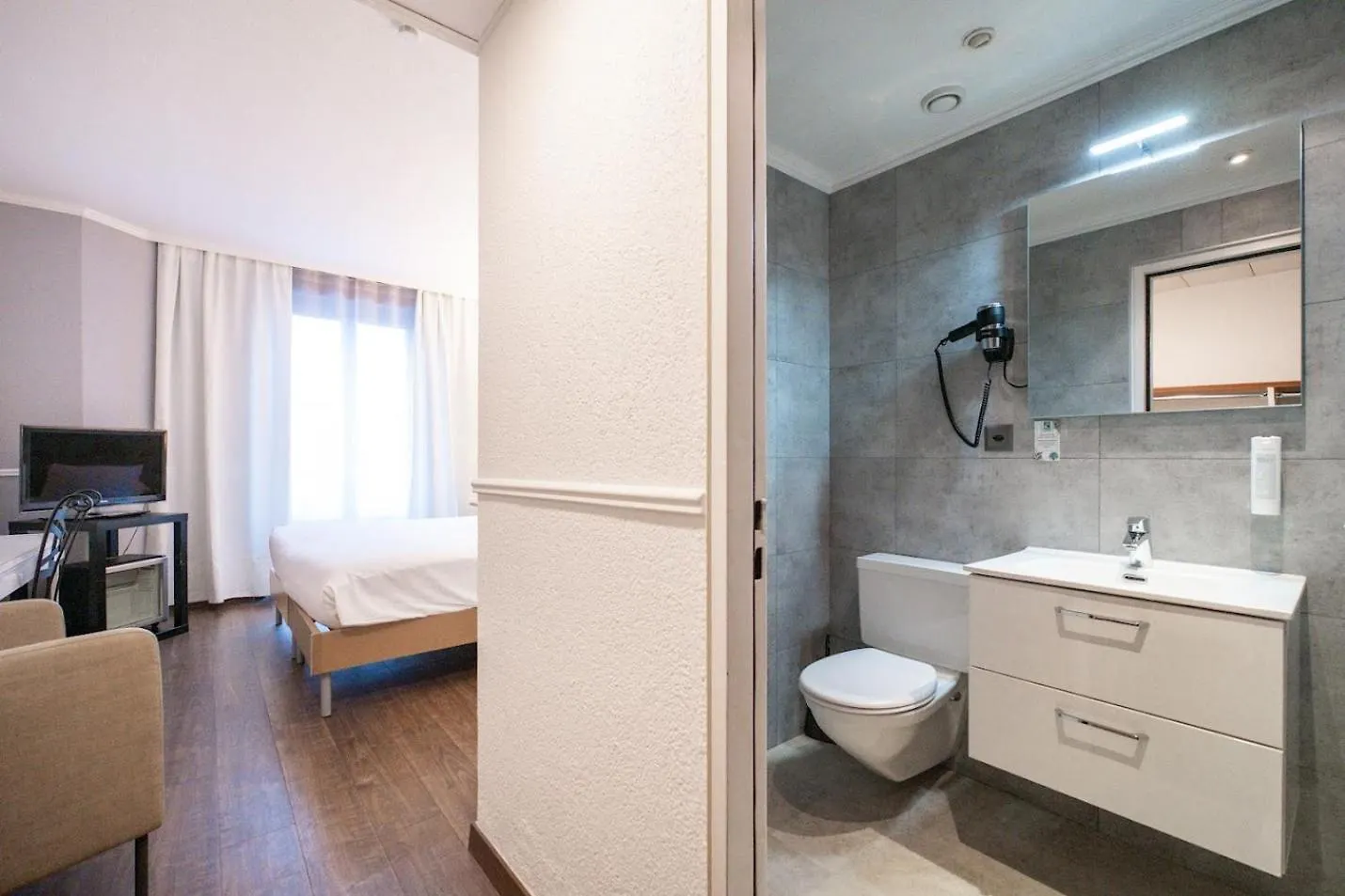 Hotel Les Arcades Geneva 2*,  Switzerland