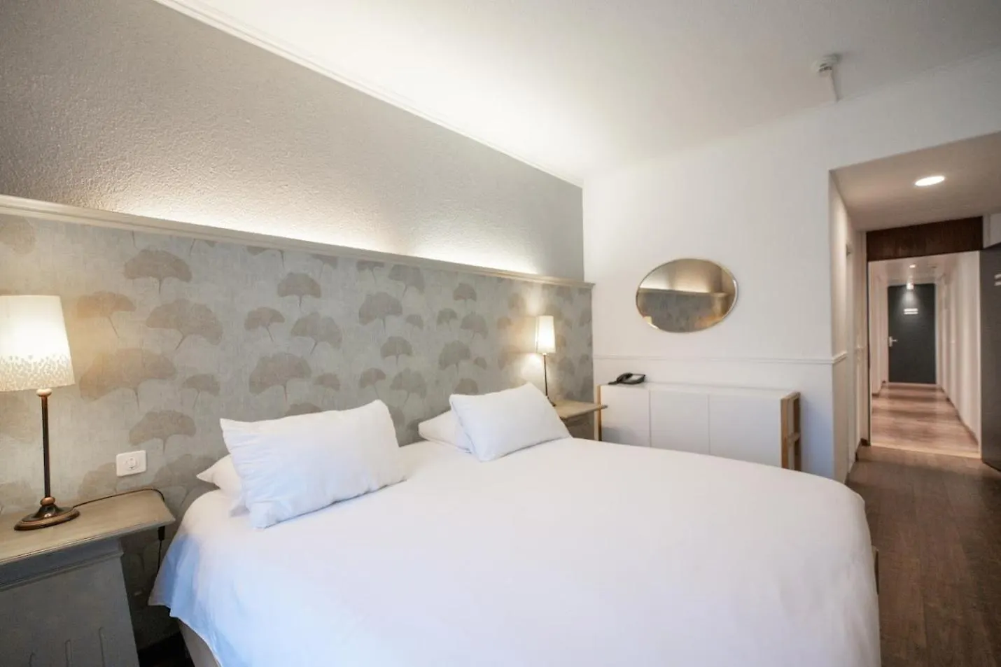 **  Hotel Les Arcades Geneva Switzerland