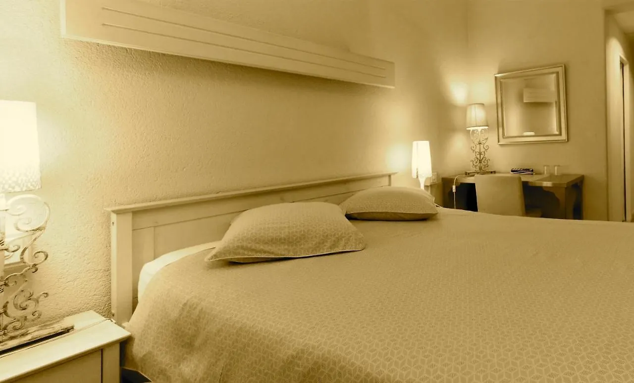 Hotel Les Arcades Geneva Switzerland